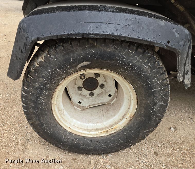 image for item EN8696 1997 Toro Workman 3200 utility vehicle