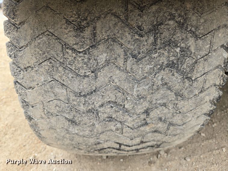 image for item EN8696 1997 Toro Workman 3200 utility vehicle