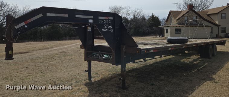 image for item EN8705 2005 LB Trailer equipment trailer