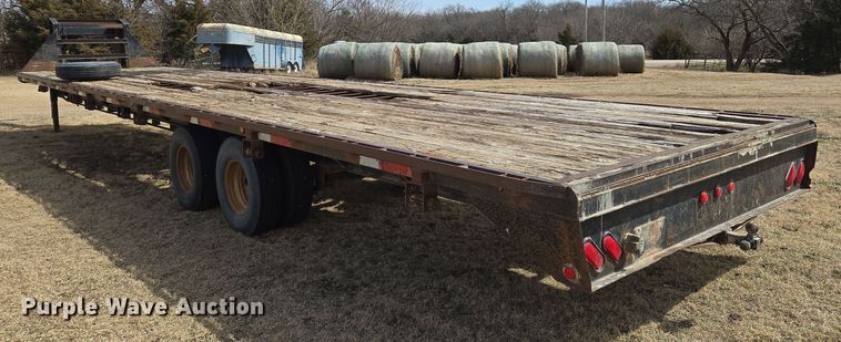 image for item EN8705 2005 LB Trailer equipment trailer