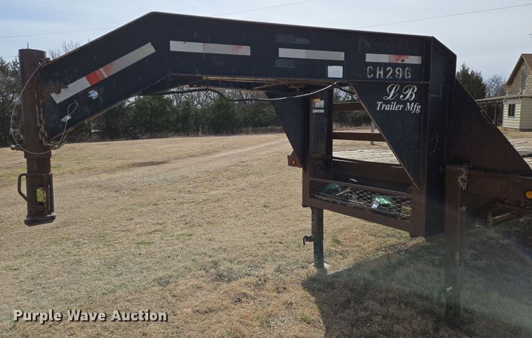 image for item EN8705 2005 LB Trailer equipment trailer