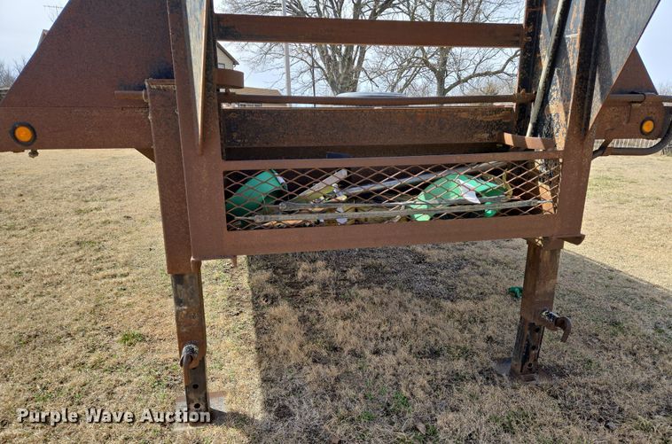 image for item EN8705 2005 LB Trailer equipment trailer