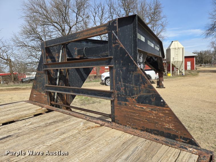 image for item EN8705 2005 LB Trailer equipment trailer