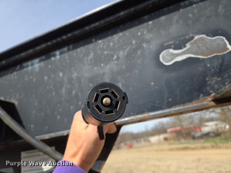 image for item EN8705 2005 LB Trailer equipment trailer