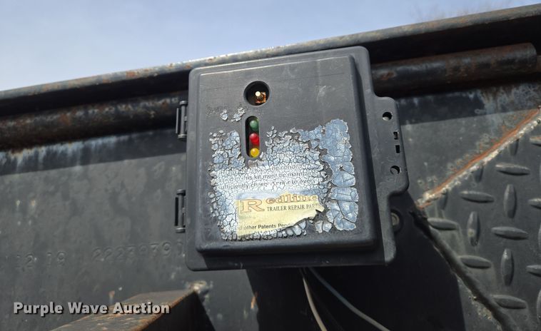 image for item EN8705 2005 LB Trailer equipment trailer