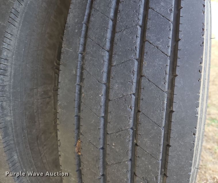 image for item EN8705 2005 LB Trailer equipment trailer