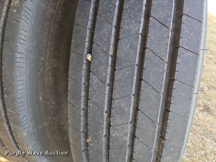 image for item EN8705 2005 LB Trailer equipment trailer