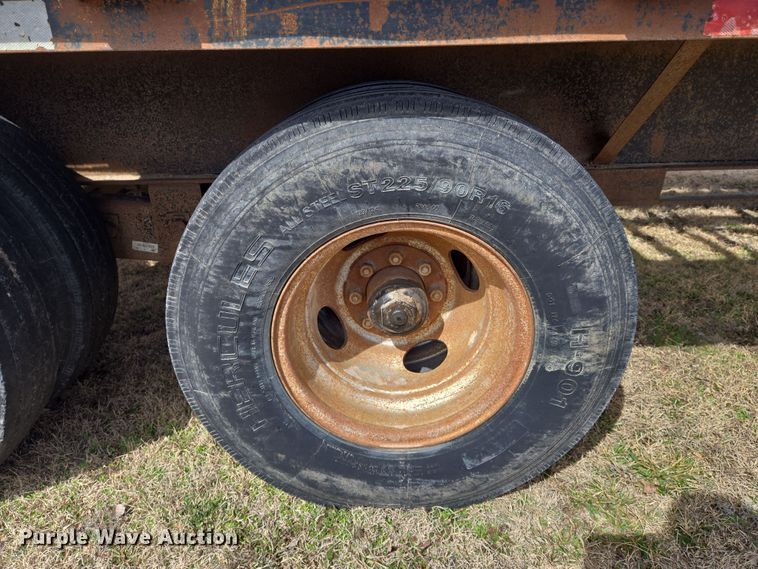 image for item EN8705 2005 LB Trailer equipment trailer