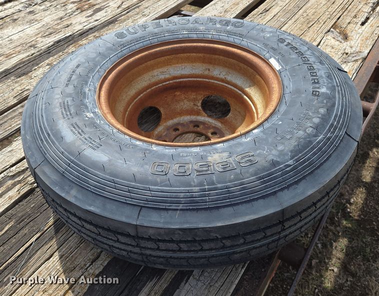 image for item EN8705 2005 LB Trailer equipment trailer