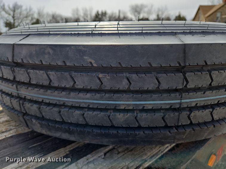 image for item EN8705 2005 LB Trailer equipment trailer