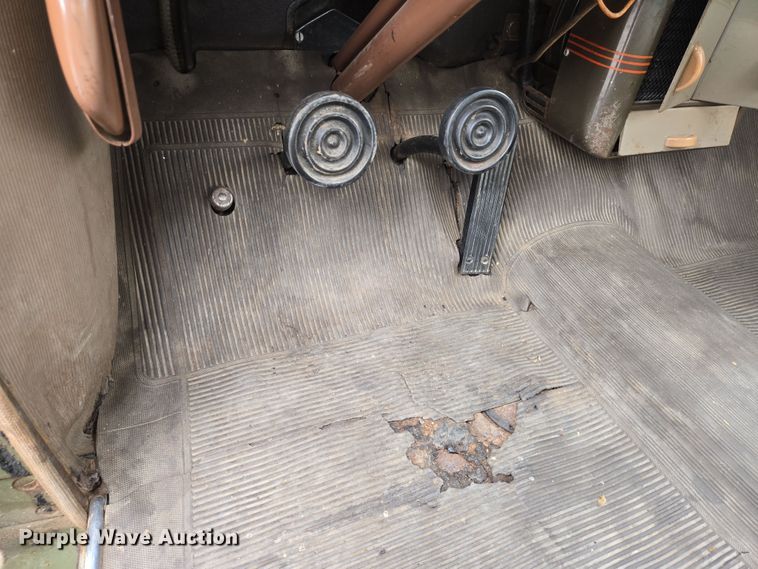 image for item EN8706 1941 Ford Deluxe 