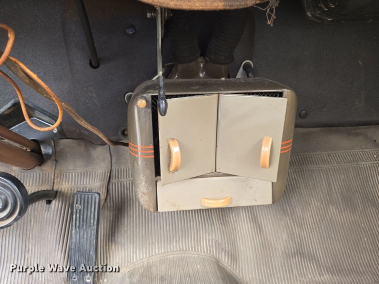 image for item EN8706 1941 Ford Deluxe 