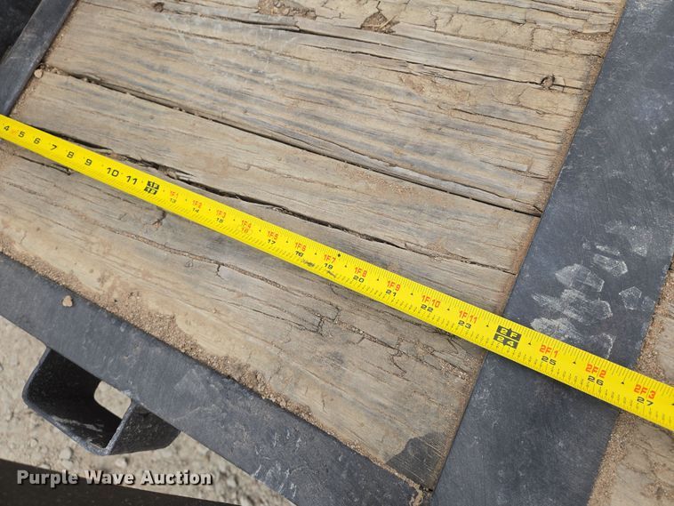 image for item EN8710 2007 PJ equipment trailer