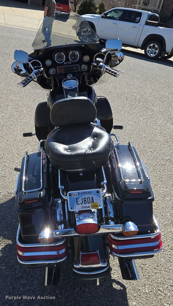 image for item EN8750 2000 Harley Davidson Electra Glide Ultra Classic FLHTCUI motorcycle