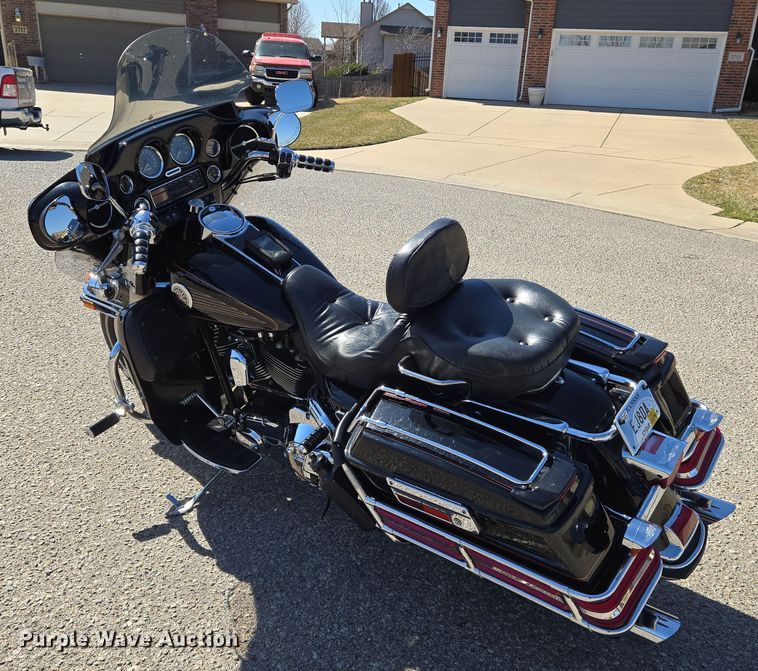 image for item EN8750 2000 Harley Davidson Electra Glide Ultra Classic FLHTCUI motorcycle