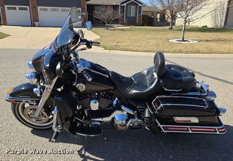 image for item EN8750 2000 Harley Davidson Electra Glide Ultra Classic FLHTCUI motorcycle