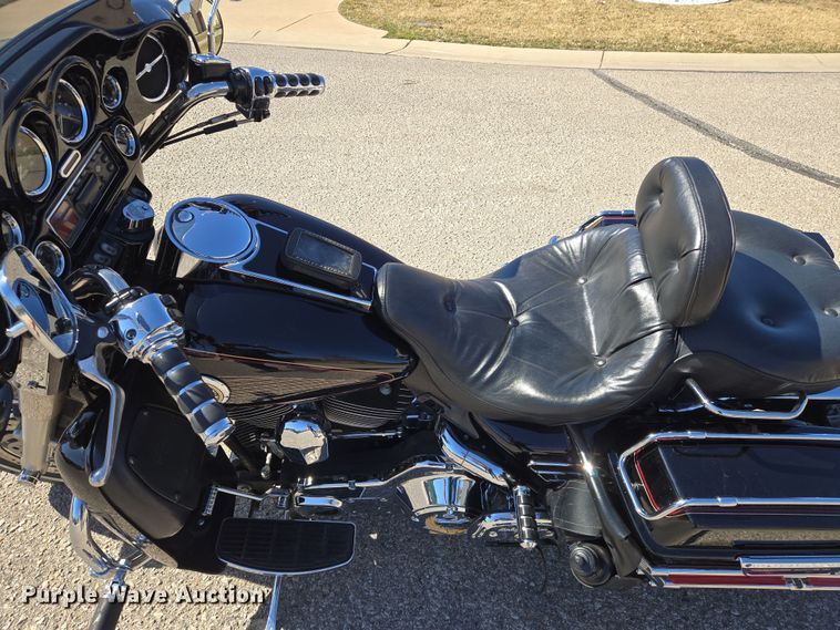 image for item EN8750 2000 Harley Davidson Electra Glide Ultra Classic FLHTCUI motorcycle