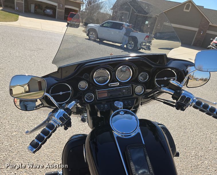 image for item EN8750 2000 Harley Davidson Electra Glide Ultra Classic FLHTCUI motorcycle