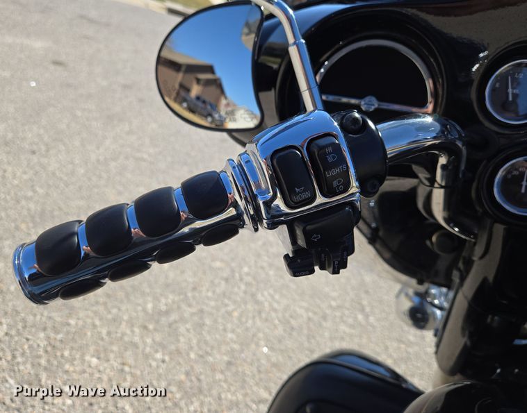 image for item EN8750 2000 Harley Davidson Electra Glide Ultra Classic FLHTCUI motorcycle