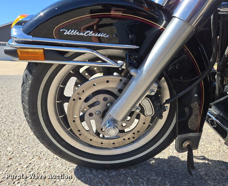 image for item EN8750 2000 Harley Davidson Electra Glide Ultra Classic FLHTCUI motorcycle