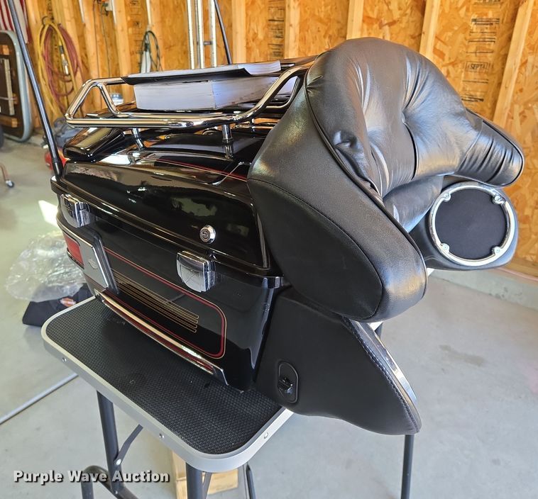 image for item EN8750 2000 Harley Davidson Electra Glide Ultra Classic FLHTCUI motorcycle