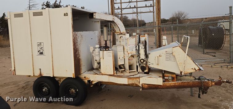 image for item EN8775 1994 Brush Bandit CB90 wood chipper