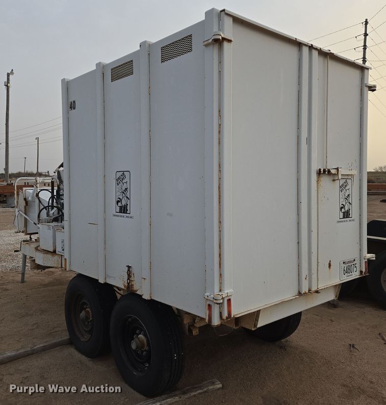 image for item EN8775 1994 Brush Bandit CB90 wood chipper