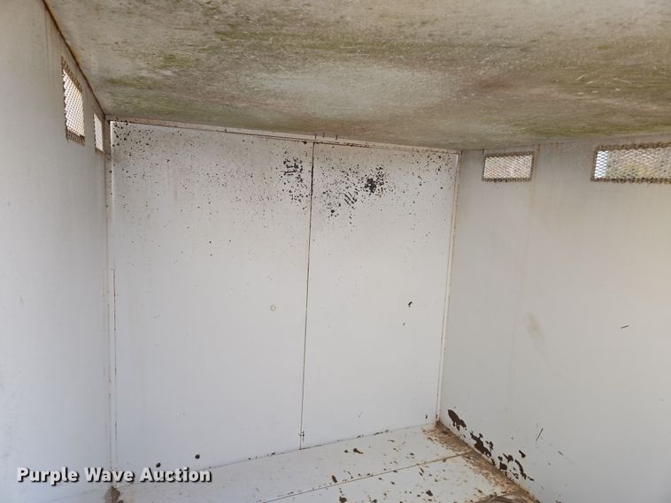 image for item EN8775 1994 Brush Bandit CB90 wood chipper