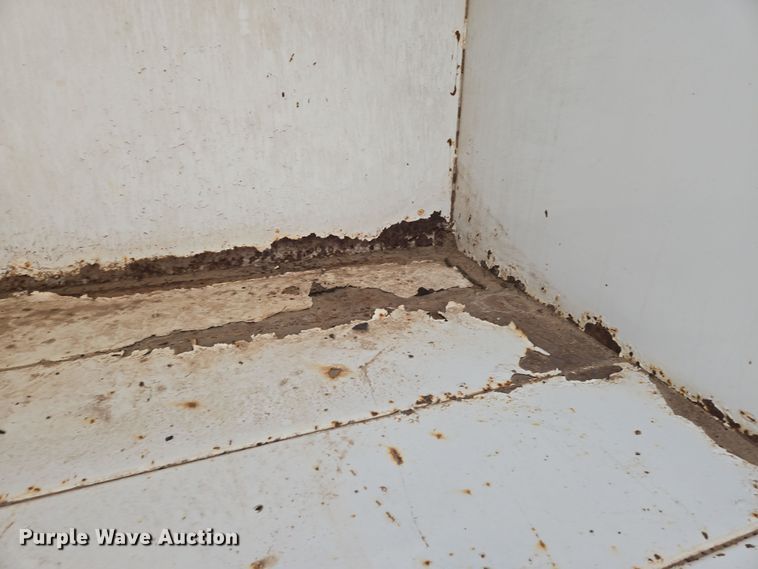 image for item EN8775 1994 Brush Bandit CB90 wood chipper