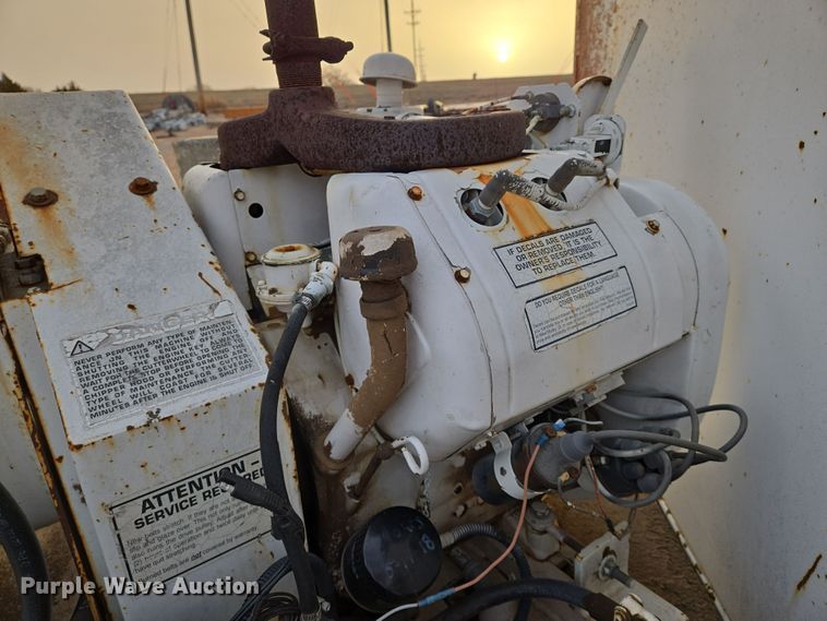 image for item EN8775 1994 Brush Bandit CB90 wood chipper