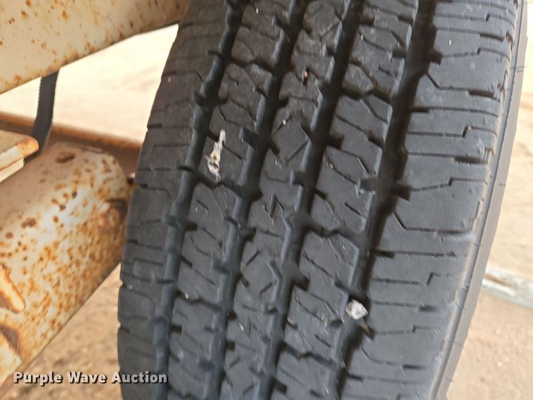 image for item EN8775 1994 Brush Bandit CB90 wood chipper