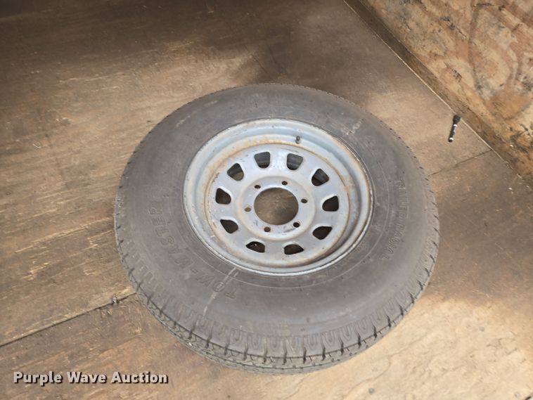 image for item EN8788 2009 Express enclosed cargo trailer