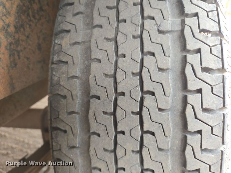 image for item EN8788 2009 Express enclosed cargo trailer