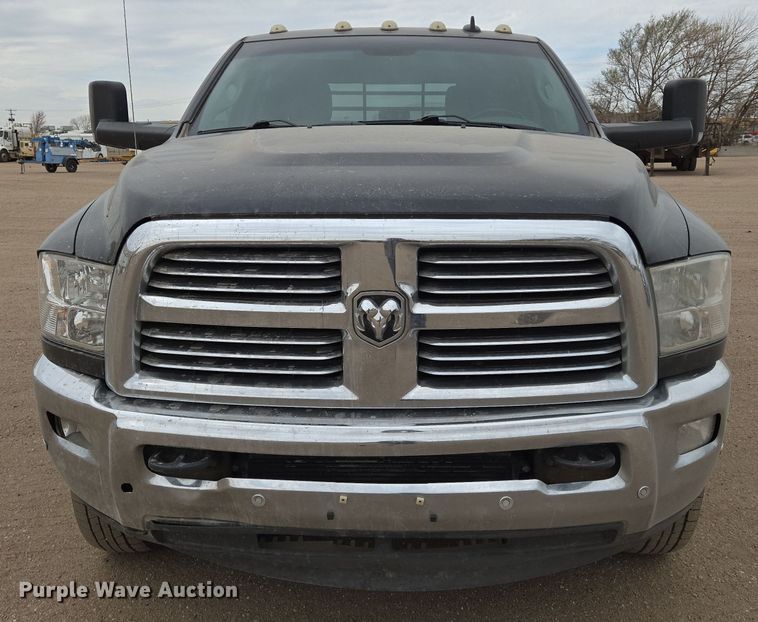 image for item EN8800 2017 Dodge Ram 3500 Crew Cab flatbed pickup truck