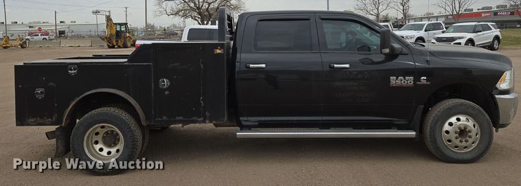 image for item EN8800 2017 Dodge Ram 3500 Crew Cab flatbed pickup truck