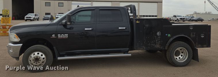 image for item EN8800 2017 Dodge Ram 3500 Crew Cab flatbed pickup truck