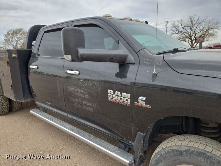 image for item EN8800 2017 Dodge Ram 3500 Crew Cab flatbed pickup truck