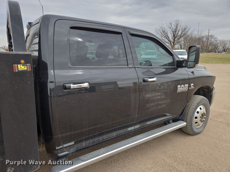 image for item EN8800 2017 Dodge Ram 3500 Crew Cab flatbed pickup truck