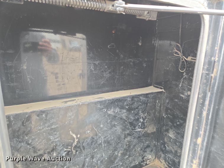 image for item EN8800 2017 Dodge Ram 3500 Crew Cab flatbed pickup truck