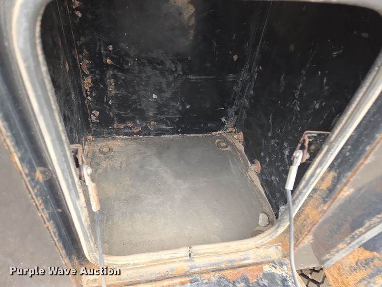 image for item EN8800 2017 Dodge Ram 3500 Crew Cab flatbed pickup truck