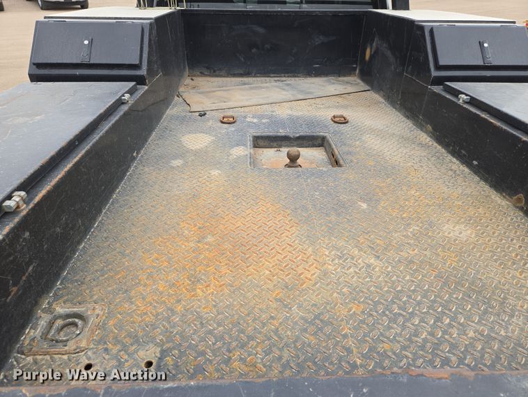 image for item EN8800 2017 Dodge Ram 3500 Crew Cab flatbed pickup truck