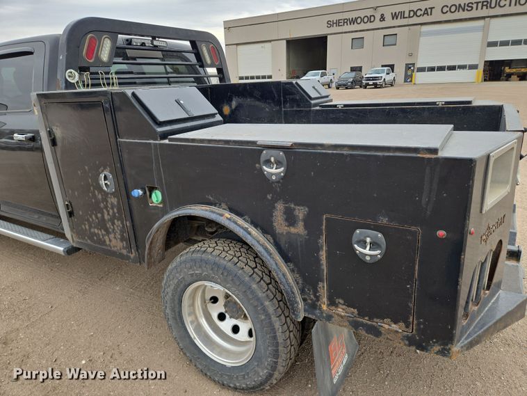 image for item EN8800 2017 Dodge Ram 3500 Crew Cab flatbed pickup truck