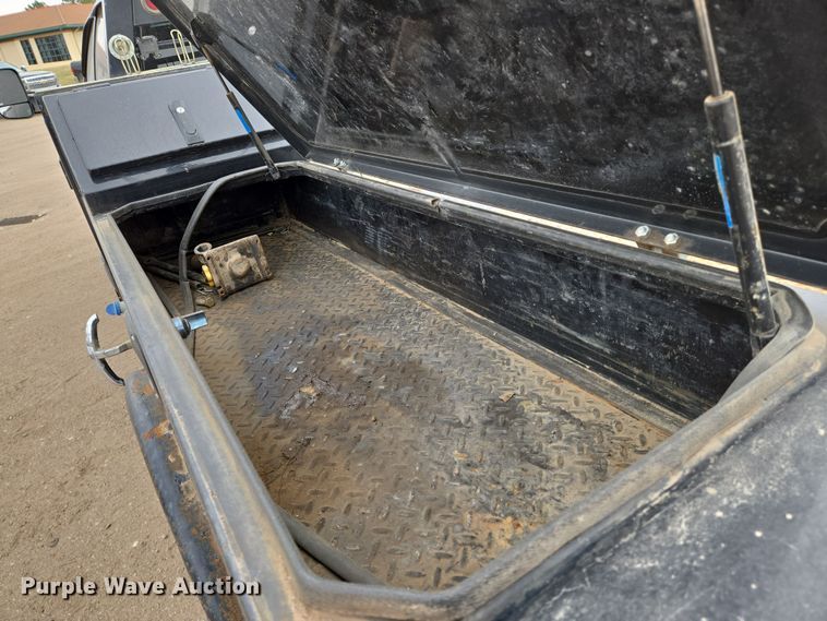 image for item EN8800 2017 Dodge Ram 3500 Crew Cab flatbed pickup truck