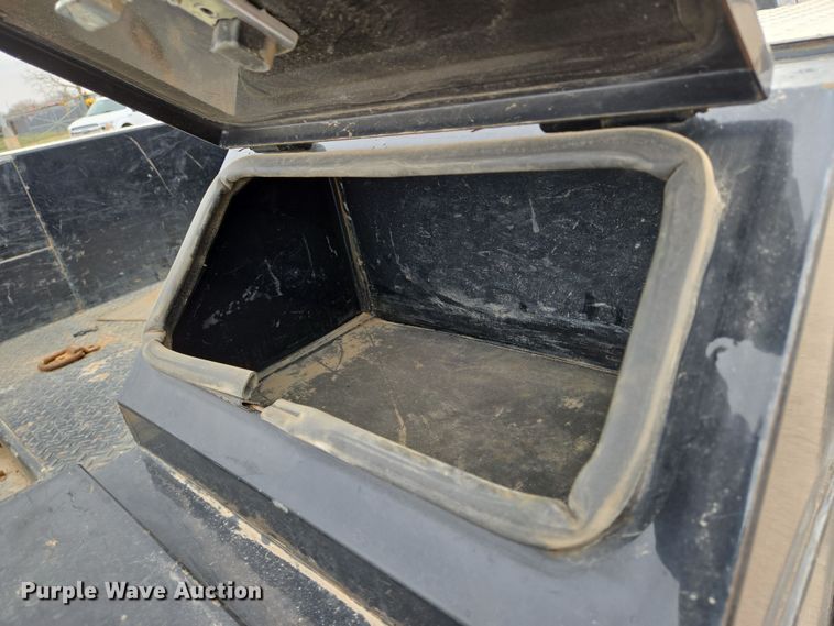 image for item EN8800 2017 Dodge Ram 3500 Crew Cab flatbed pickup truck