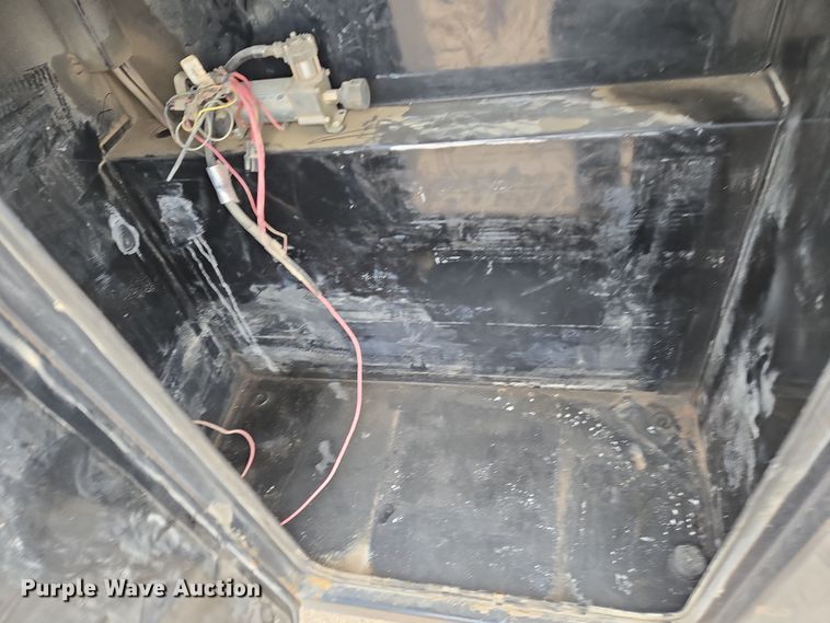 image for item EN8800 2017 Dodge Ram 3500 Crew Cab flatbed pickup truck