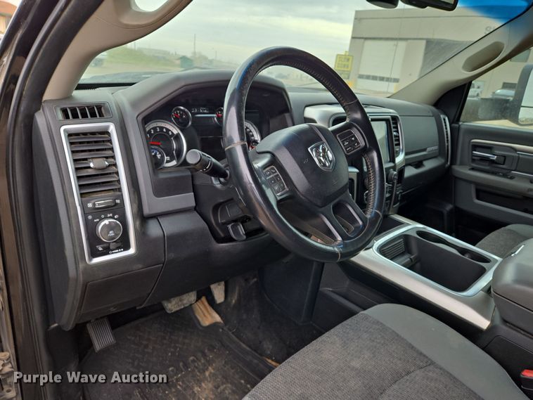 image for item EN8800 2017 Dodge Ram 3500 Crew Cab flatbed pickup truck