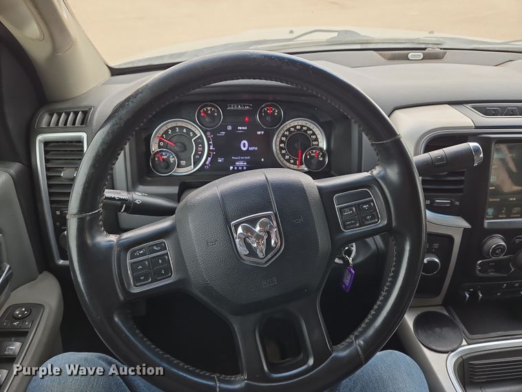 image for item EN8800 2017 Dodge Ram 3500 Crew Cab flatbed pickup truck