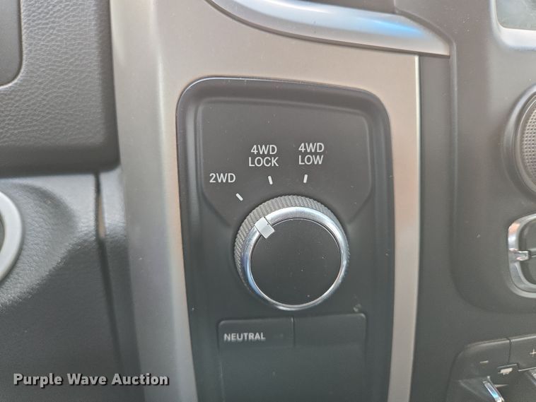 image for item EN8800 2017 Dodge Ram 3500 Crew Cab flatbed pickup truck