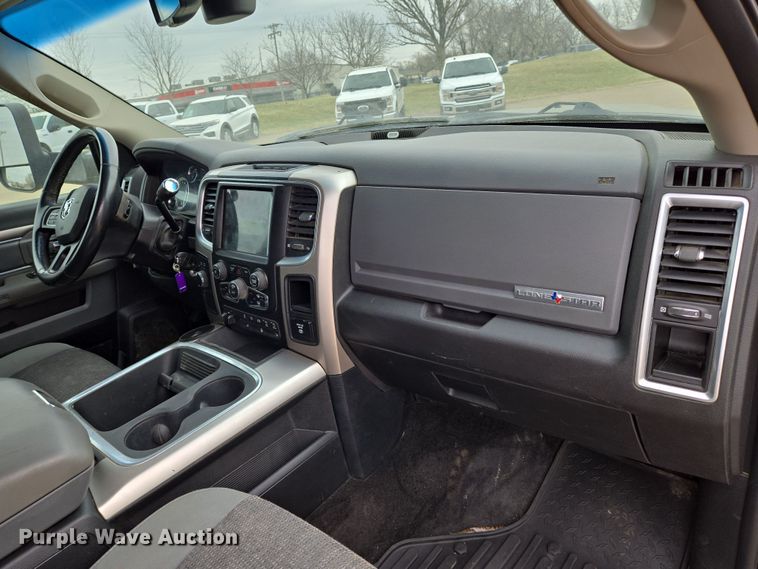 image for item EN8800 2017 Dodge Ram 3500 Crew Cab flatbed pickup truck