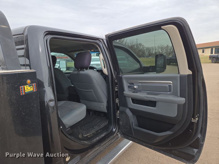 image for item EN8800 2017 Dodge Ram 3500 Crew Cab flatbed pickup truck